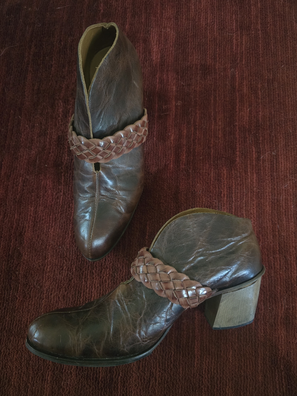 Cydwoq Cream Shoe Boot